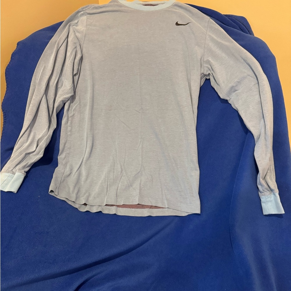 Nike Long Sleeve Men's Shirt. Size Medium